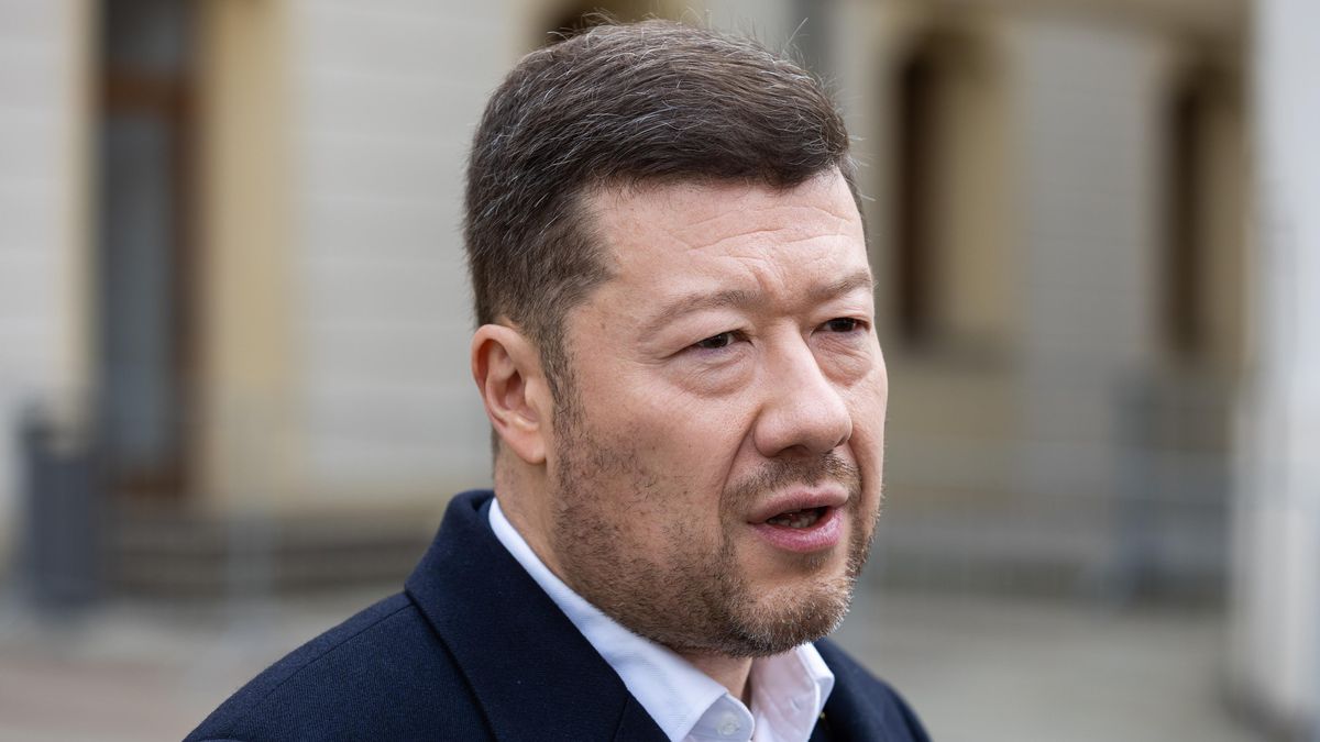 Okamurův problém. Má víc ambiciózních spojenců než funkcí
